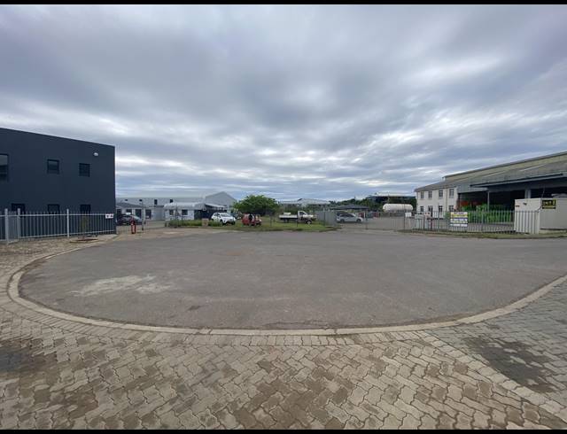 828M² WAREHOUSE TO LET IN SHAKAS HEAD